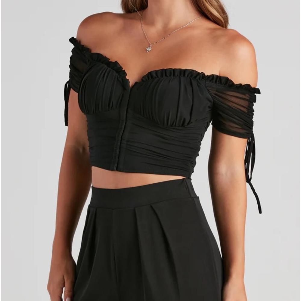NWT ✨Black off the shoulder corset top!